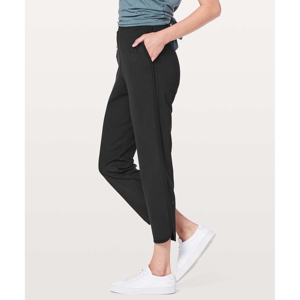 Lululemon Every Moment Pant Women's Size 4 Straight Leg Petal Hem Yoga LW5BAMS